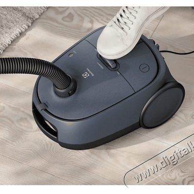 Aspirador con bolsa - ELECTROLUX EB61C4DB, 850 W, Depósito 3,5 l, Azul