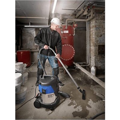 Aspirador con bolsa - NILFISK 107406603, 1000 W, Depósito 20 l, Inox