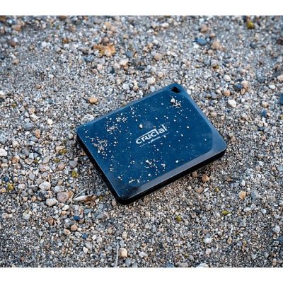 Disco duro SSD externo 2 TB - Crucial X10 Pro Portable SSD, Velocidad de lectura y escritura hasta 2100 MB/s, IP55, Negro